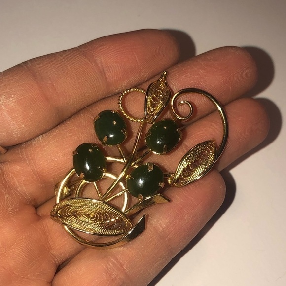 VTG Jadeite Gold Tone Filigree Leaf Brooch 2.2” - Picture 4 of 6